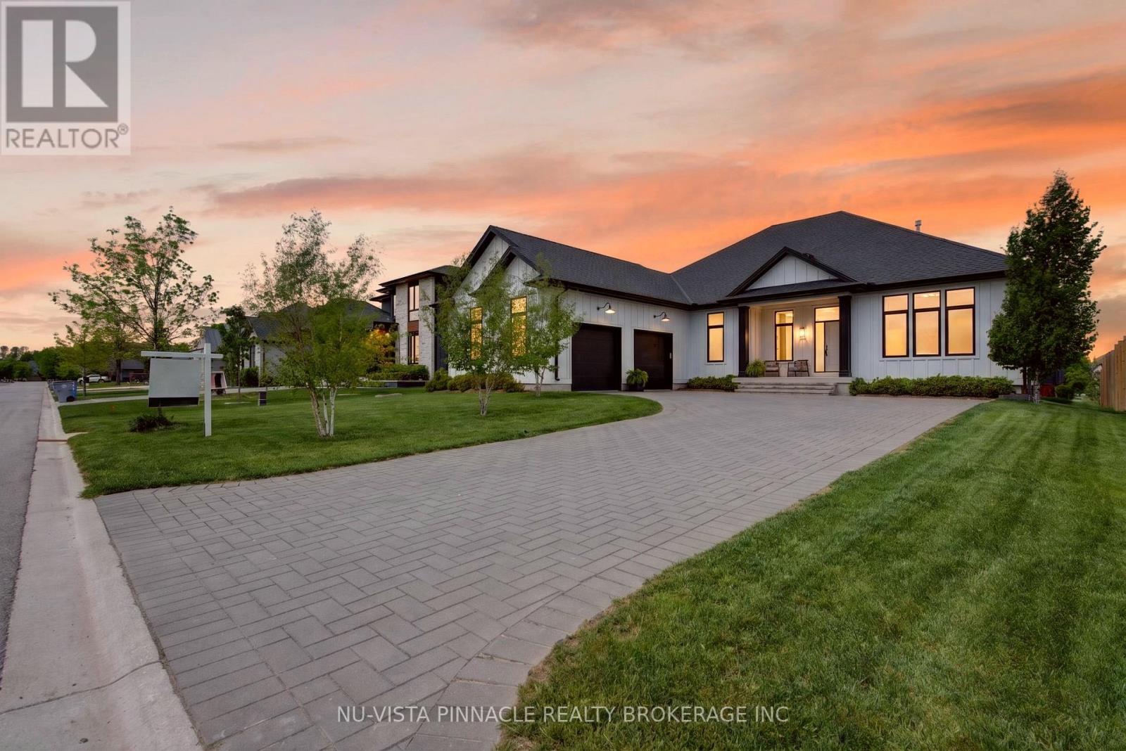 2572 LUCAS AVENUE, Strathroy-Caradoc (Mount Brydges)