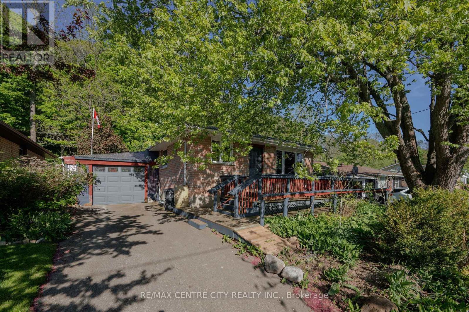 275 FRANCES STREET, Central Elgin