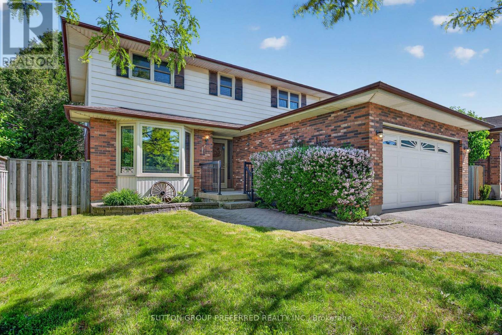 4 GOLFVIEW CRESCENT, London South (South Q)