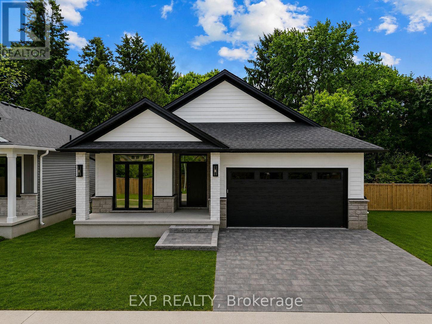 14 - 430 HEAD STREET N, Strathroy-Caradoc (NE)