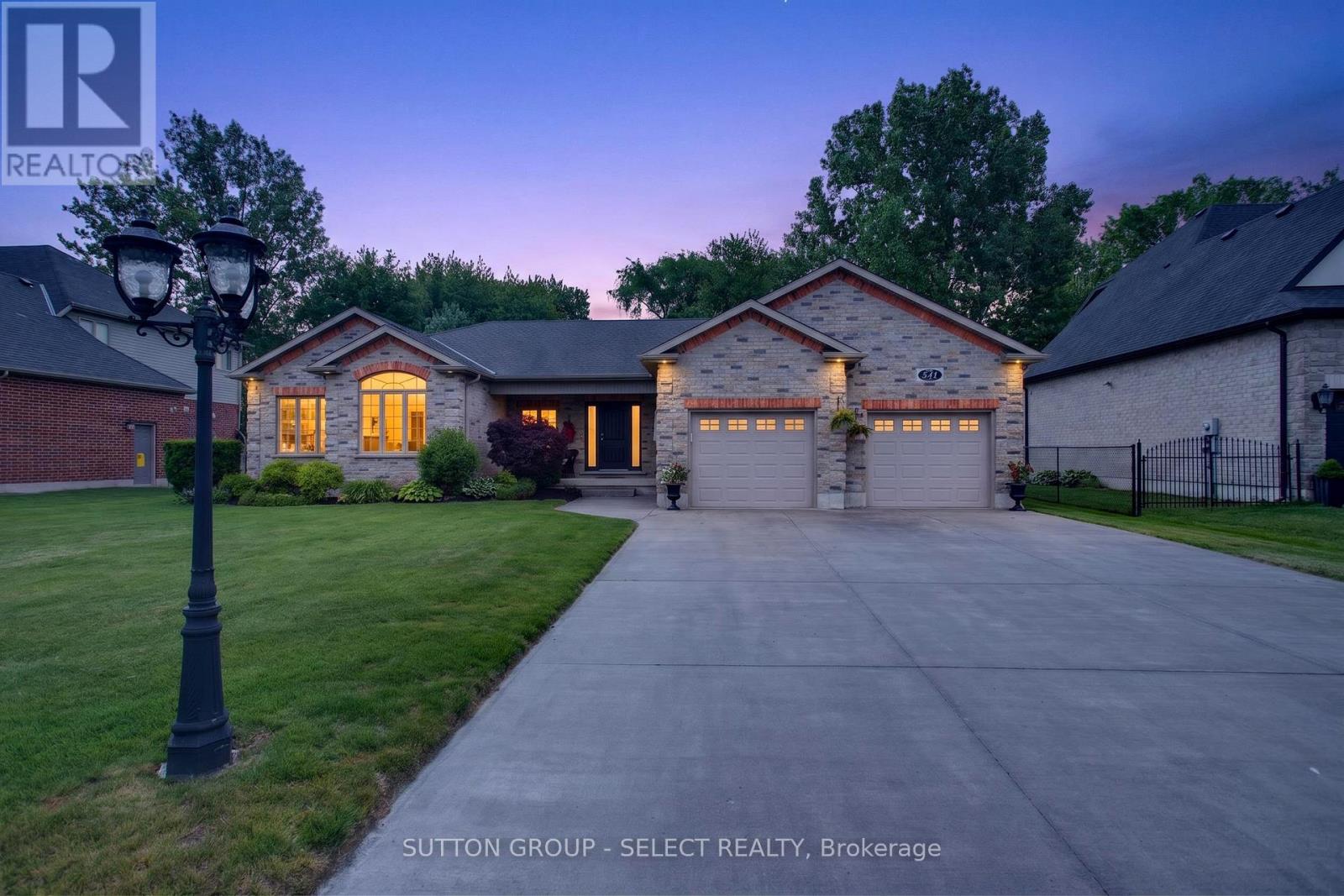 541 JULIANA DRIVE, Strathroy-Caradoc (Mount Brydges)