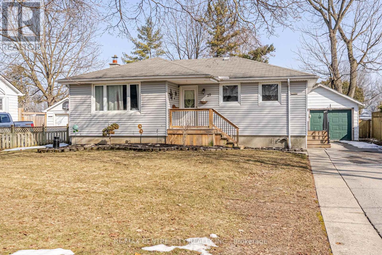 29 YORK STREET, Aylmer