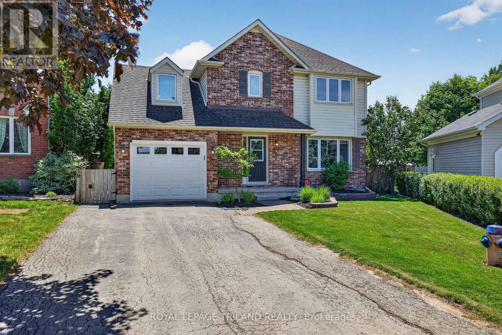 39 HITCH CRESCENT, St. Thomas