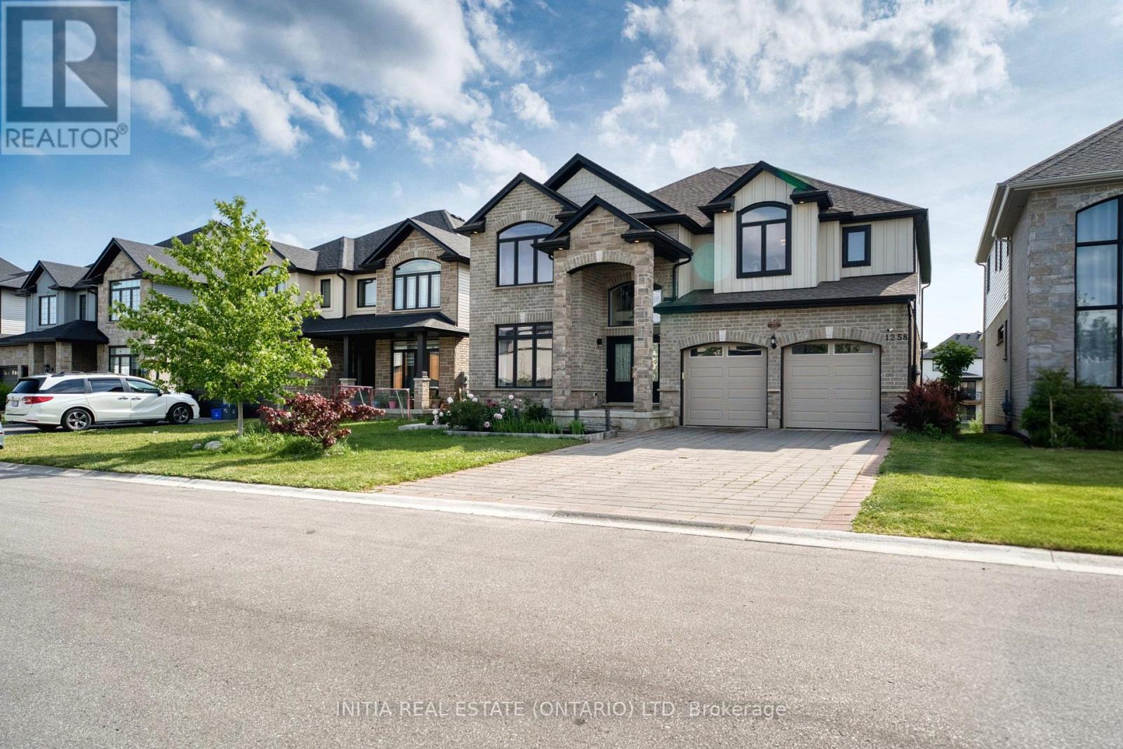 1258 SILVERFOX DRIVE, London North (North S)
