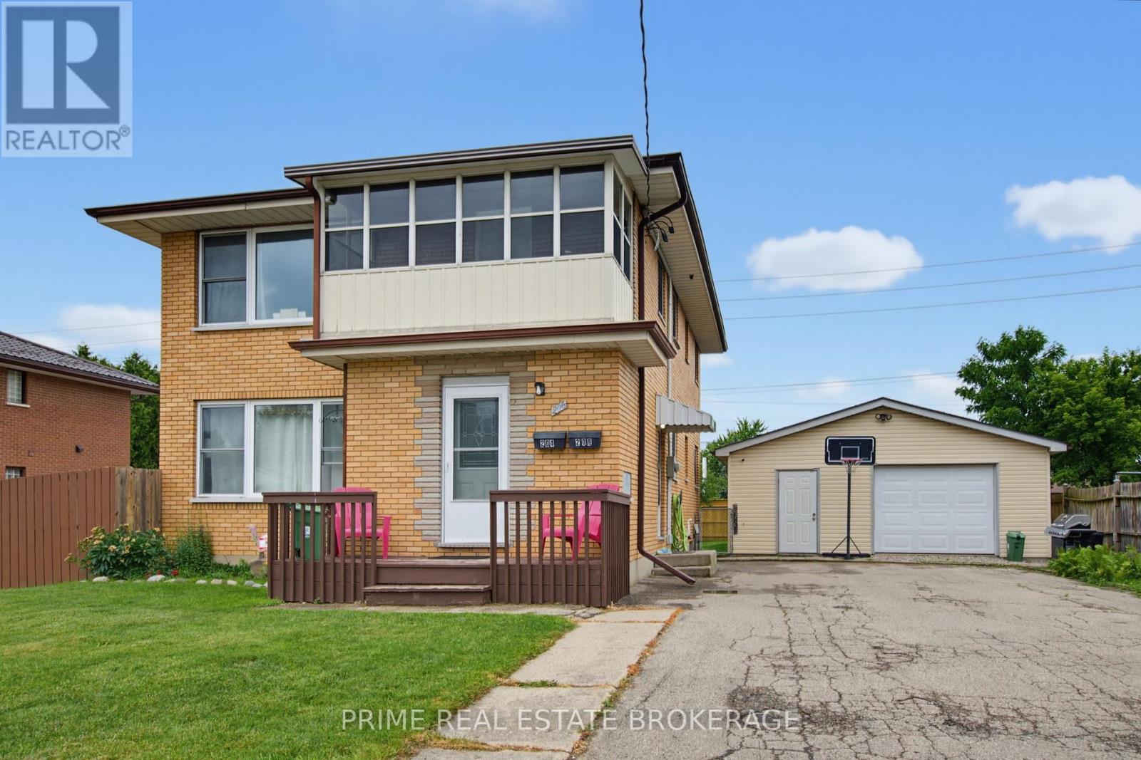204 BURNSIDE DRIVE, London East (East I)