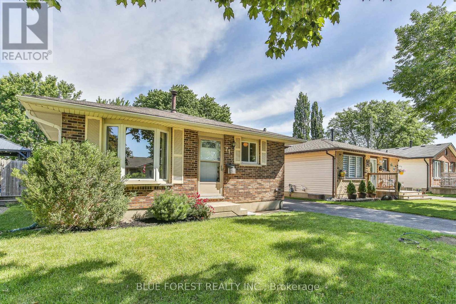 71 ROSAMOND CRESCENT, London South (South X)