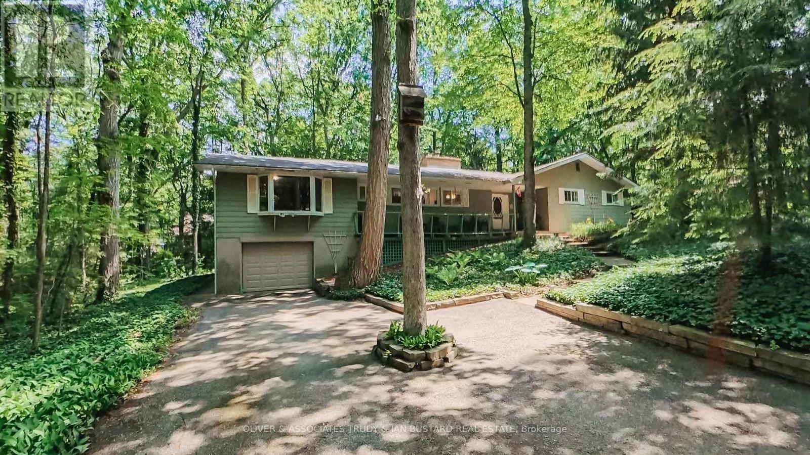 10294 BREWSTER BOULEVARD S, Lambton Shores (Grand Bend)