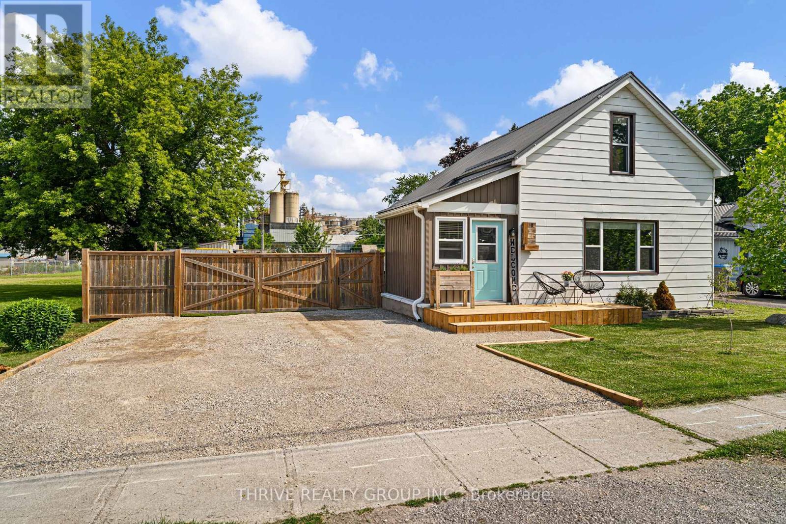 110 QUEEN STREET, Bluewater (Hensall)