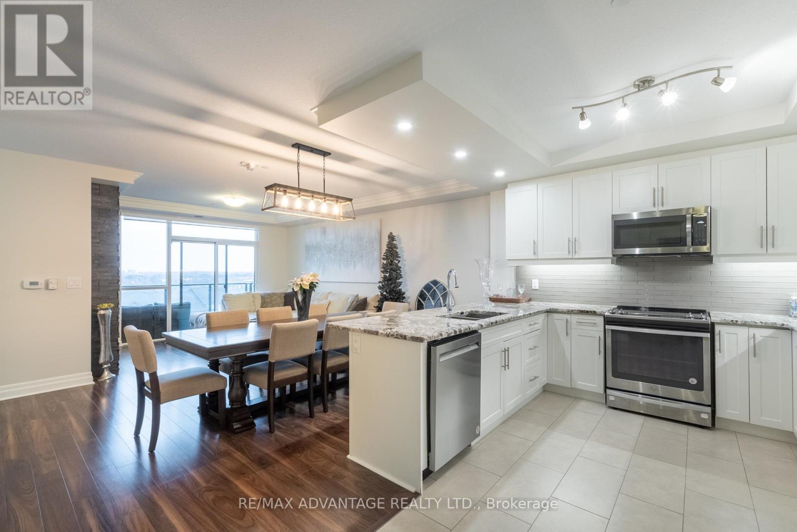 603 - 260 VILLAGEWALK BOULEVARD, London North (North R)