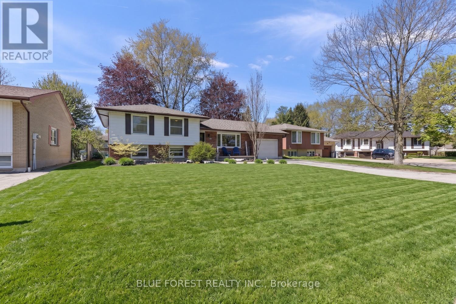 16 DELL DRIVE, Strathroy-Caradoc (SW)