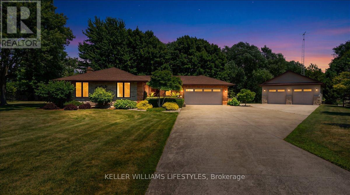 4350 BLUEPOINT DRIVE, Plympton-Wyoming (Plympton Wyoming)