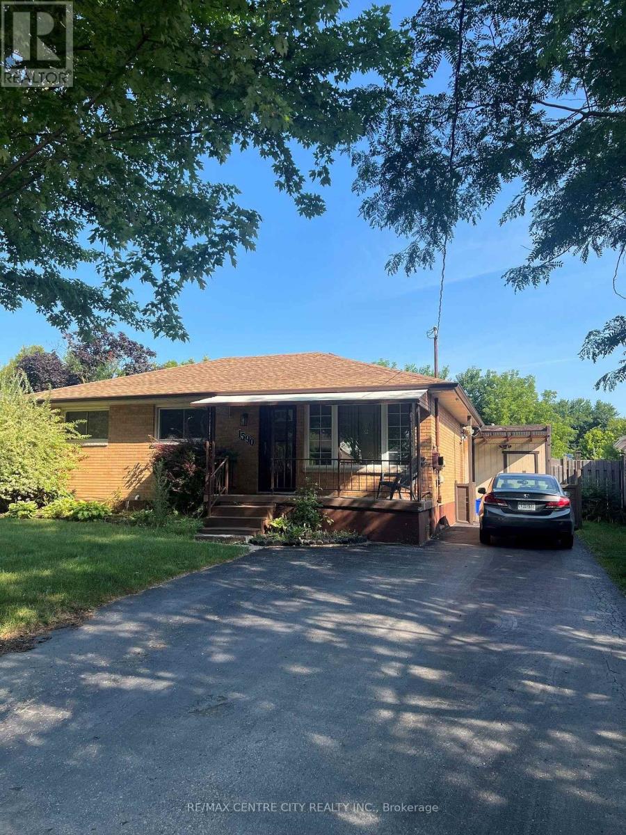 1590 DIXIE STREET, London East (East H)