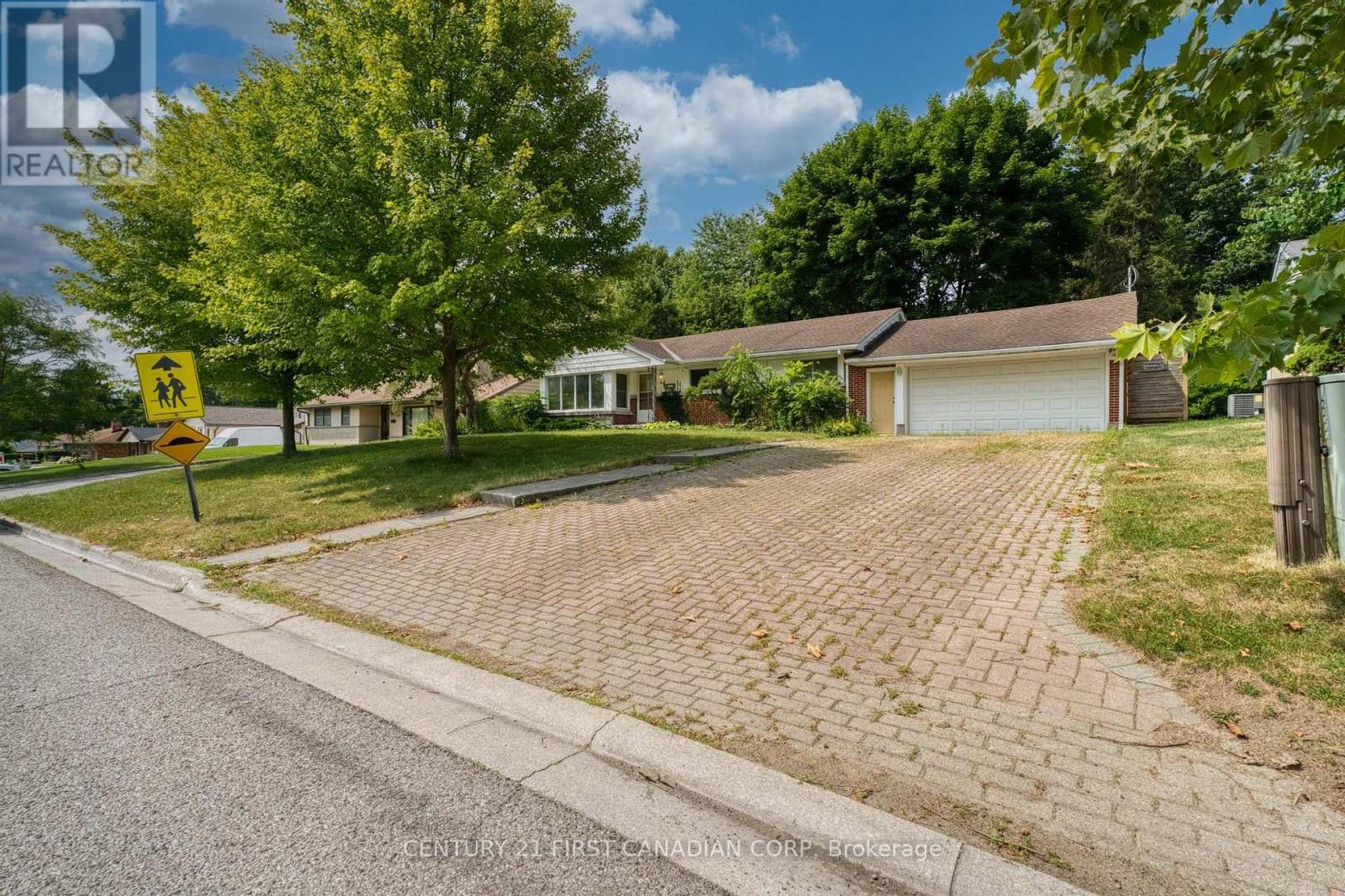 478 COOMBS AVENUE, London North (North K)