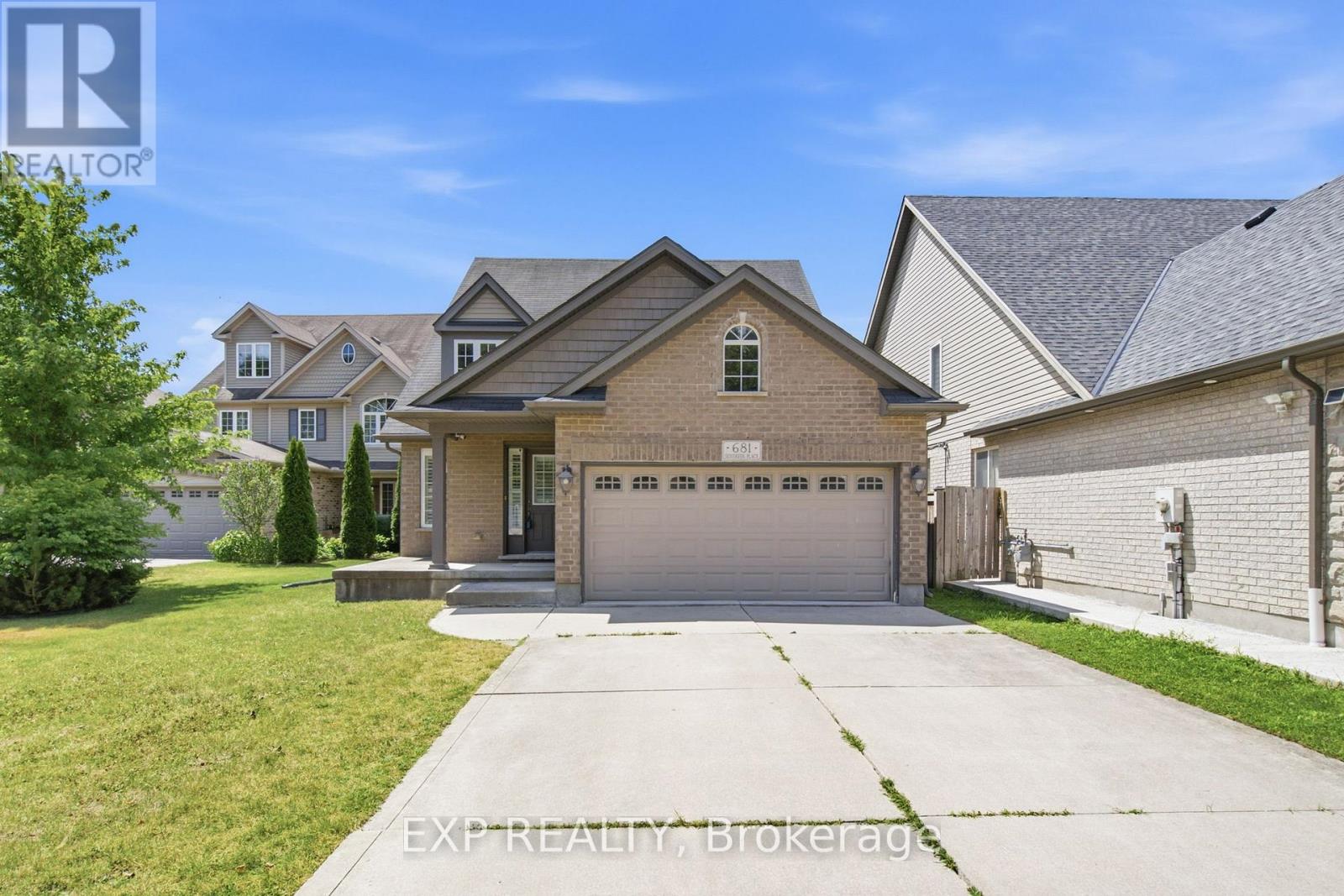 681 SILVERFOX PLACE, London North (North S)