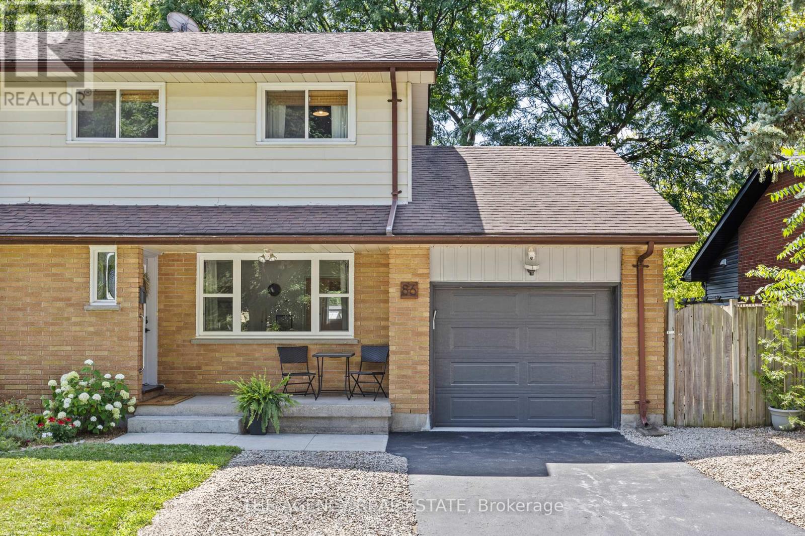86 HAWKESBURY AVENUE, London East (East D)