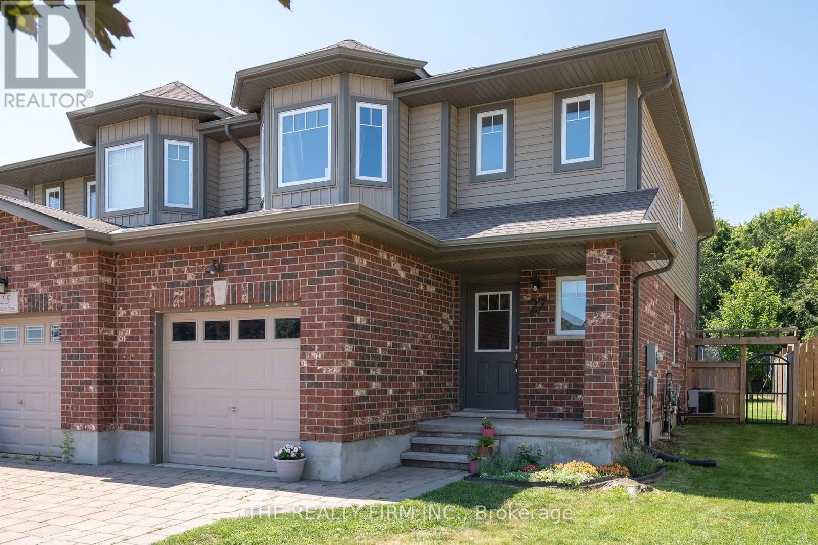 27 LEESBORO TRAIL, Thames Centre (Thorndale)