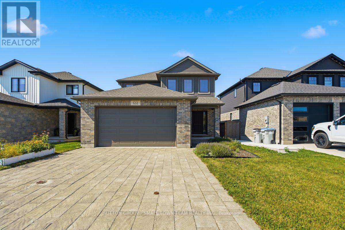 122 GILMOUR DRIVE, Lucan Biddulph (Lucan)