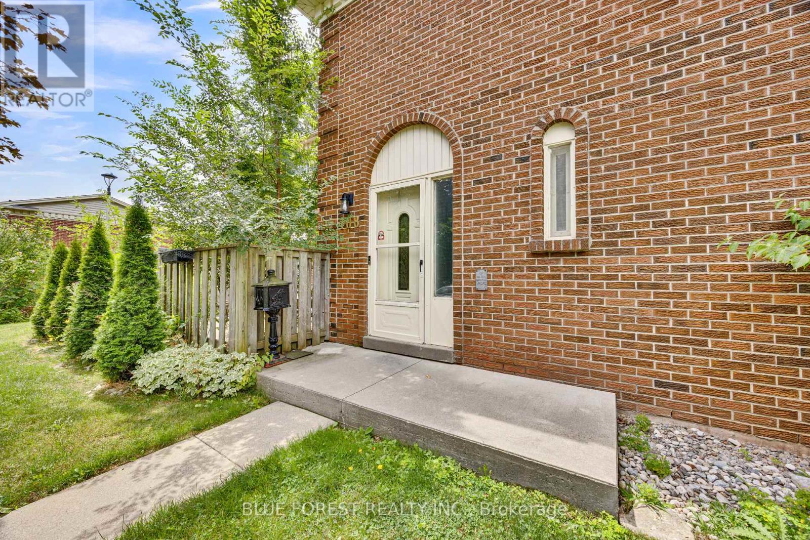 28 - 408 HOMESTEAD COURT, London North (North F)