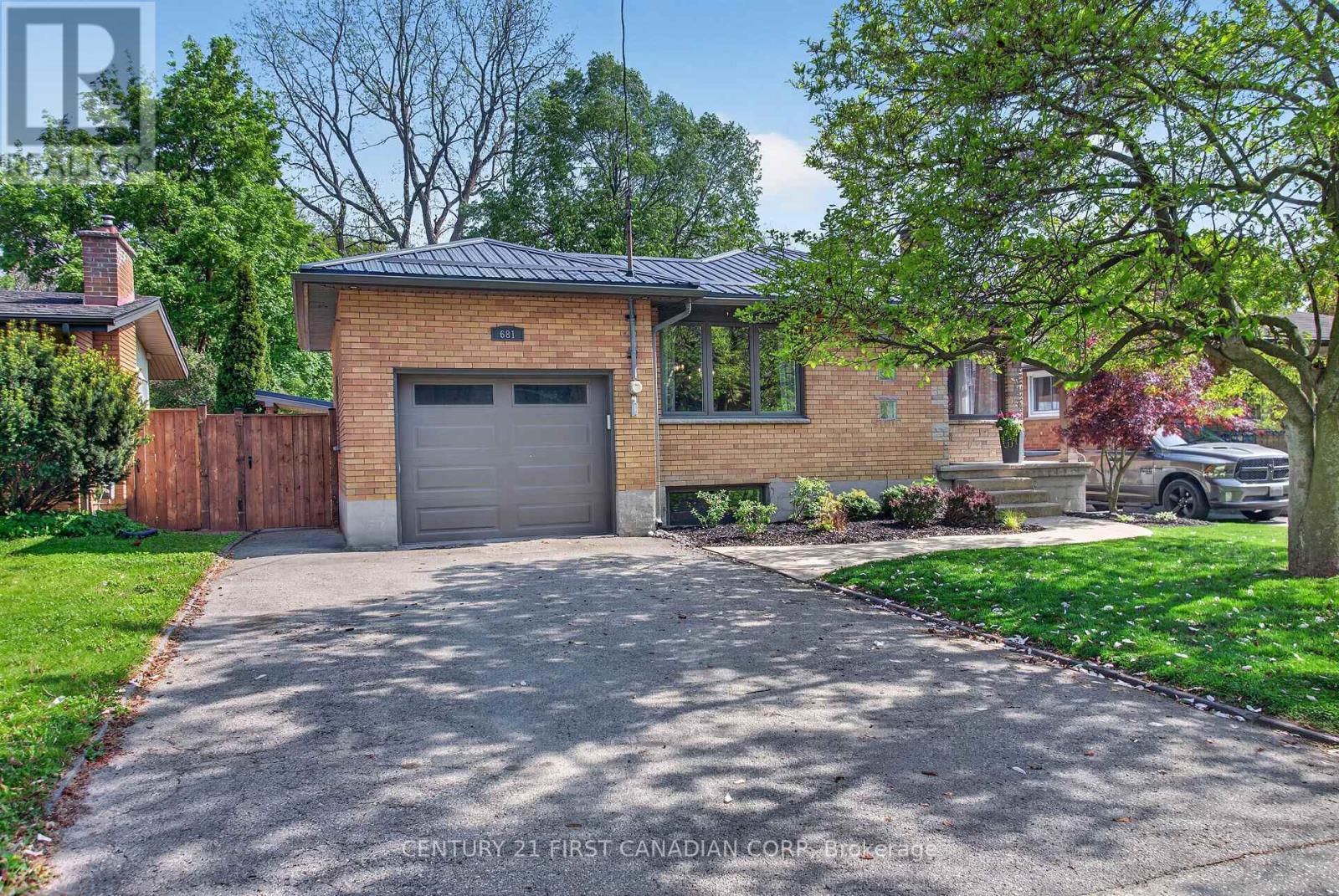 681 BRANT STREET, London East (East C)