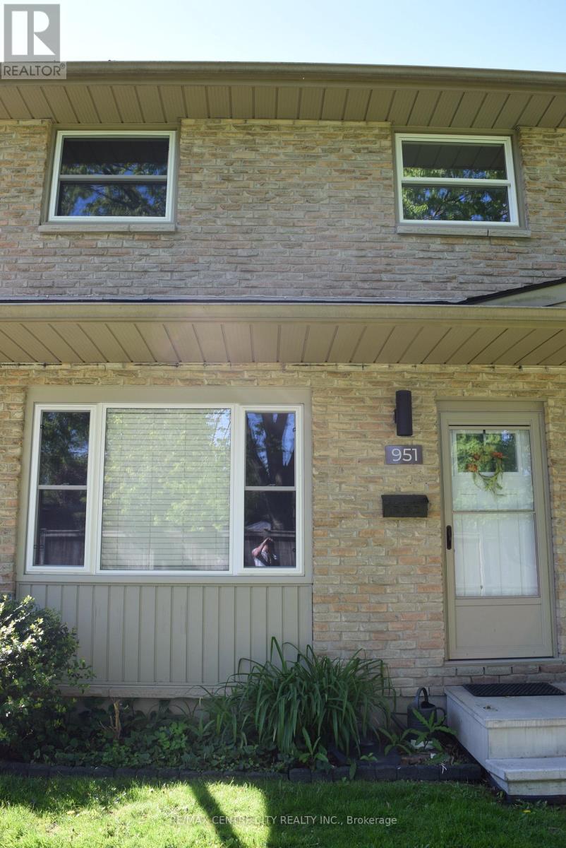 951 NOTRE DAME DRIVE, London South (South O)