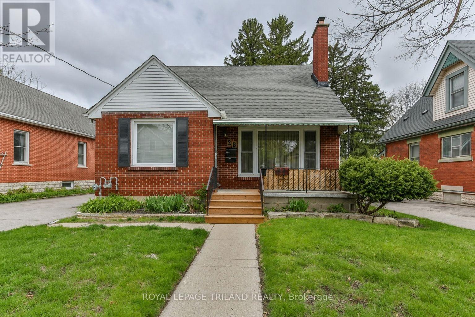 28 BEATTIE AVENUE, London East (East N)