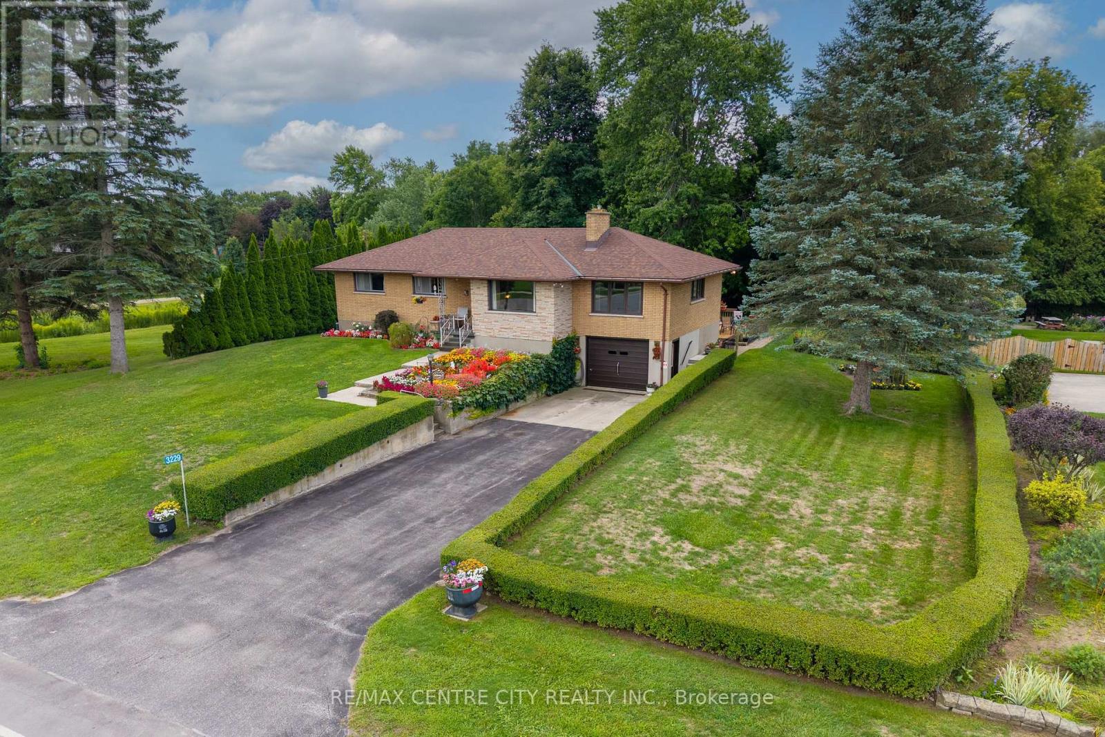 3229 NAPPERTON DRIVE, Strathroy-Caradoc (NW)