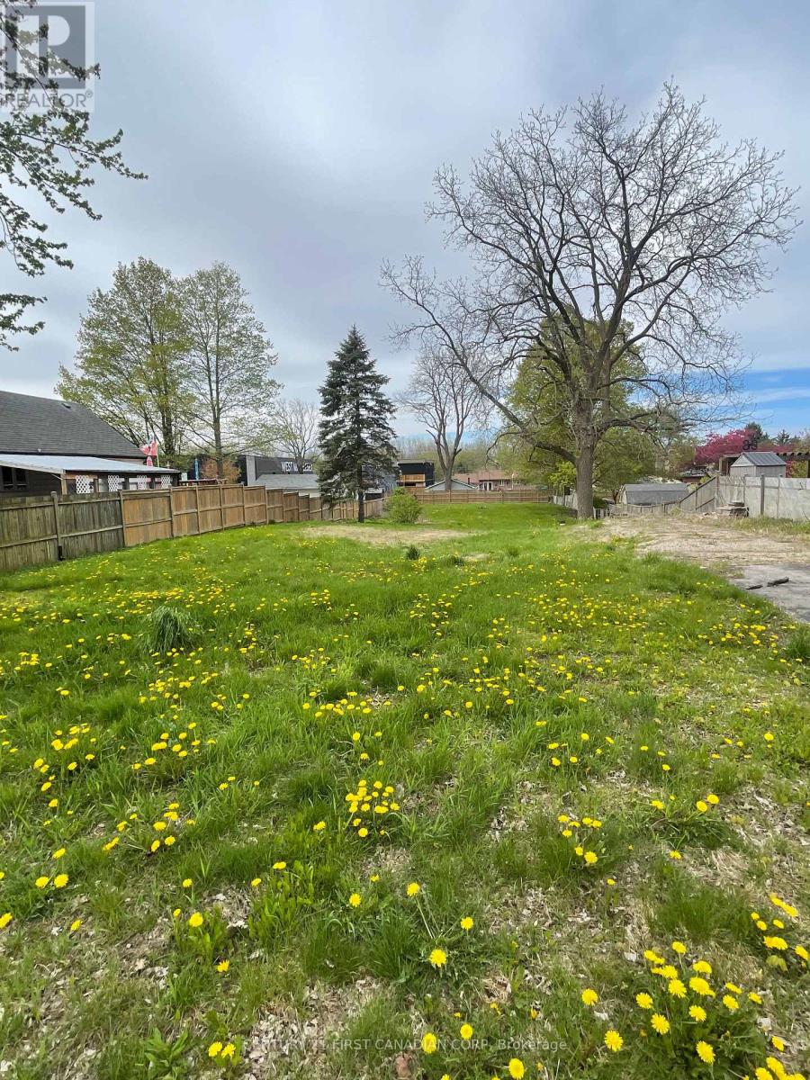 313 BUCHANAN STREET, Strathroy-Caradoc (SW)