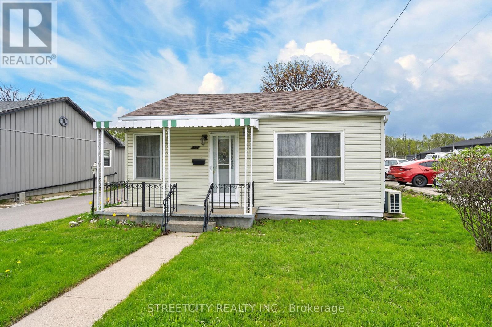 384 BROCK STREET N, Brantford