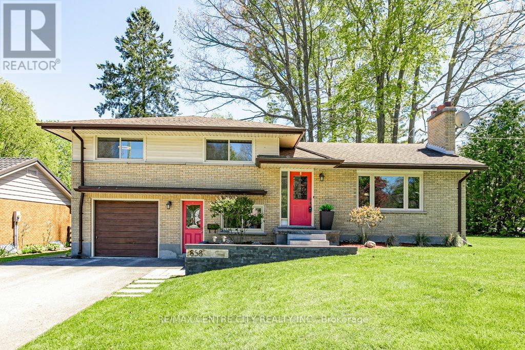 858 HICKORY ROAD, London North (North P)