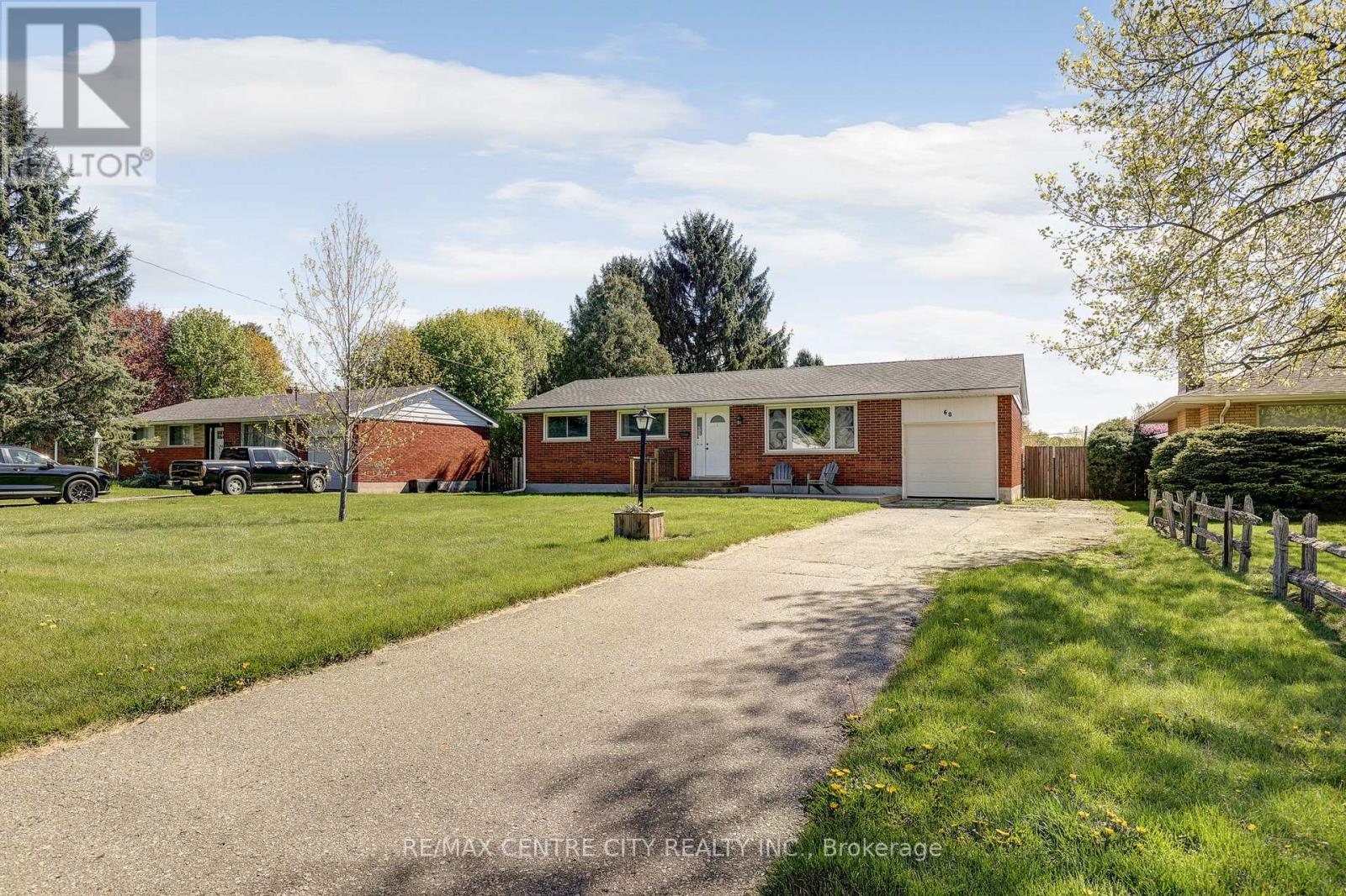 68 BAILEY AVENUE, Central Elgin