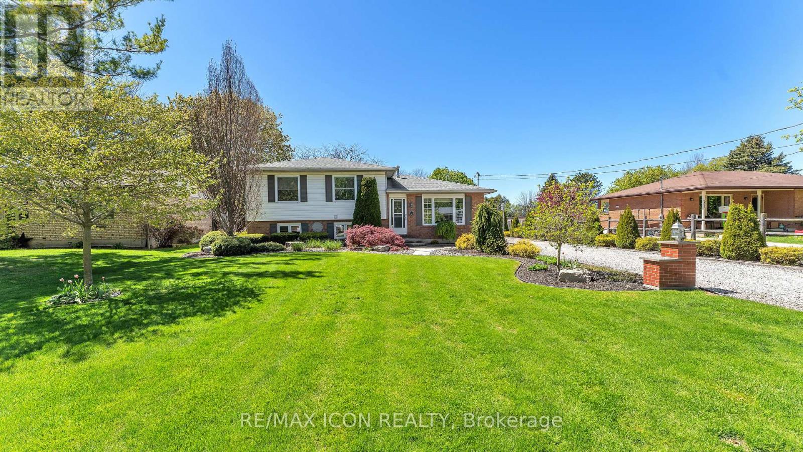 267 VICTORIA STREET N, North Middlesex (Parkhill)