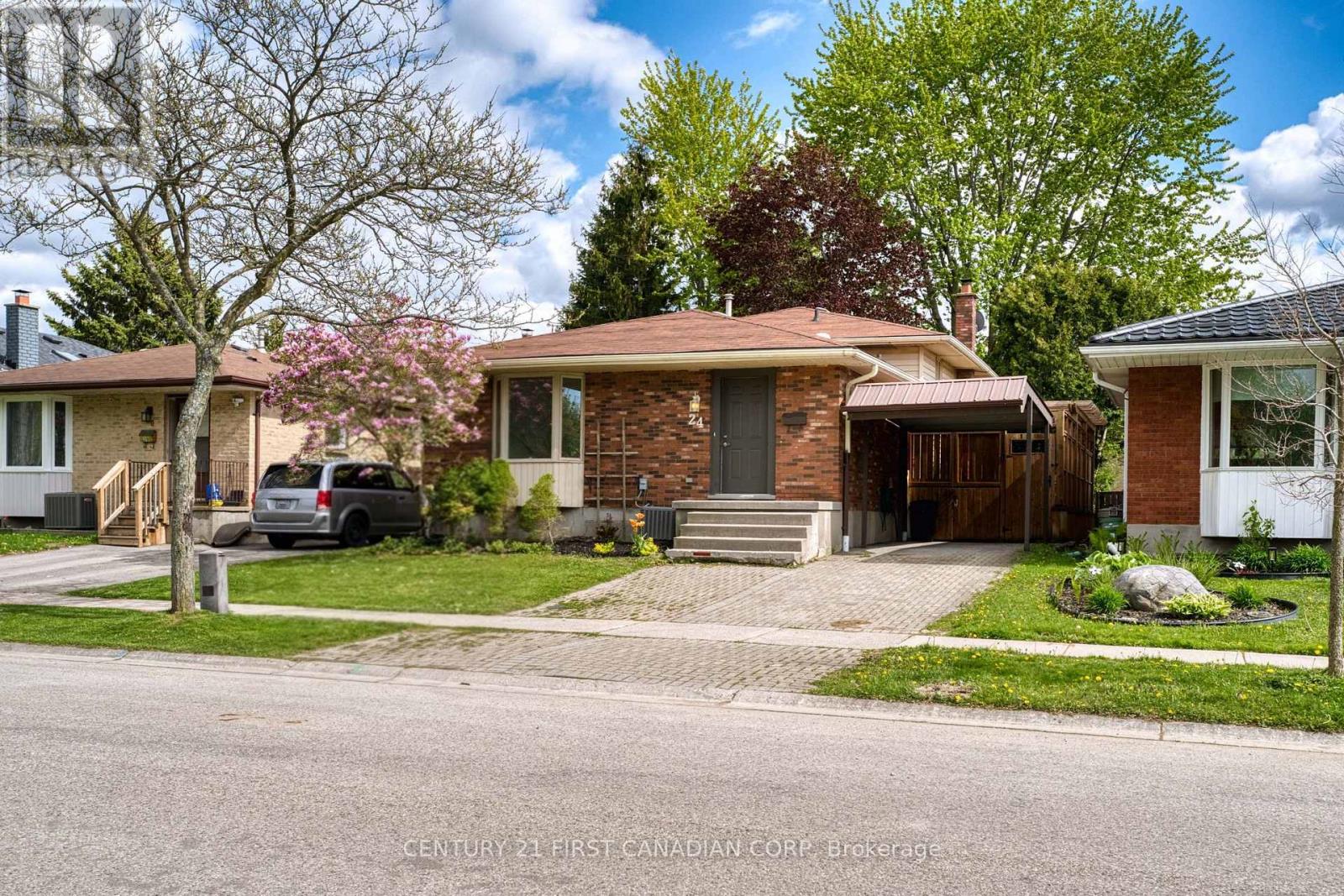 24 BLANCHARD CRESCENT, London North (North I)
