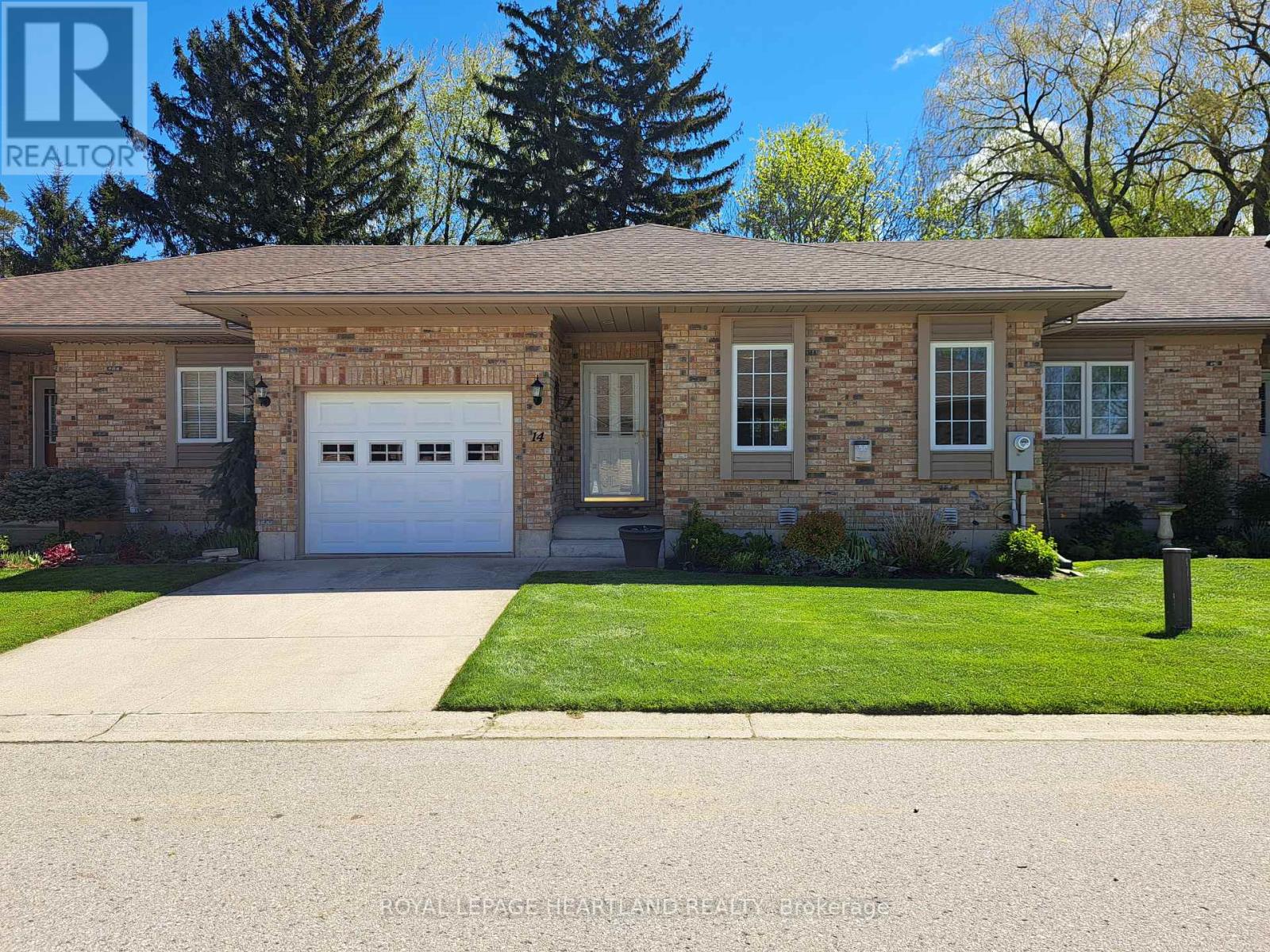 14 BROOKSIDE PLACE, South Huron (Exeter)