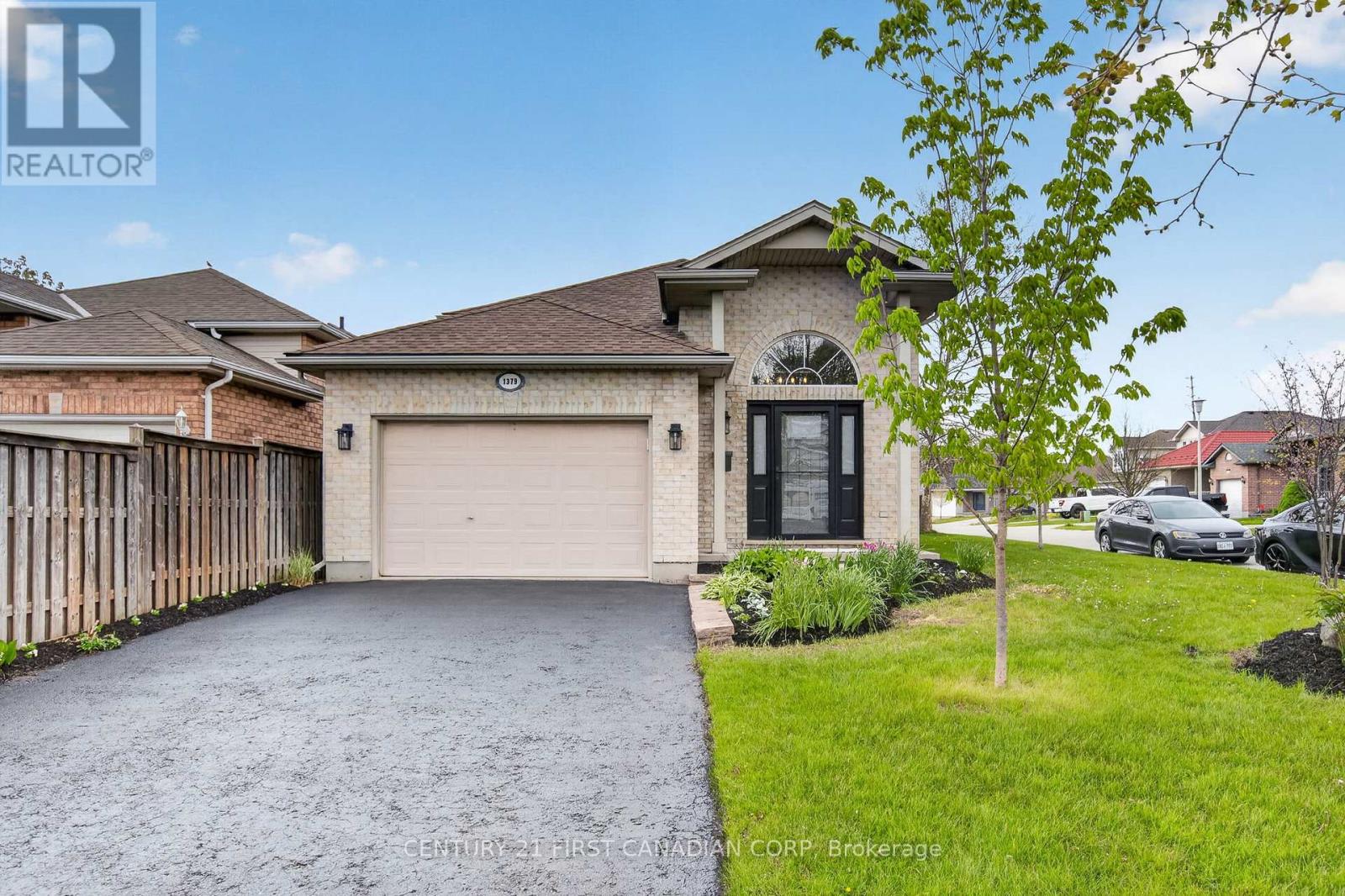 1379 ASPENRIDGE CRESCENT, London East (East A)