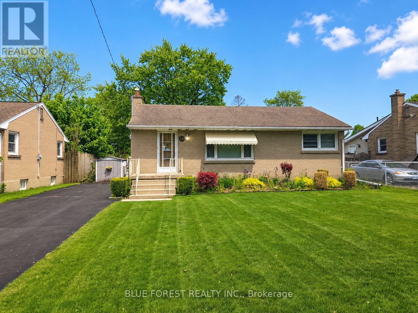223 WINNIPEG STREET, London East (East H)