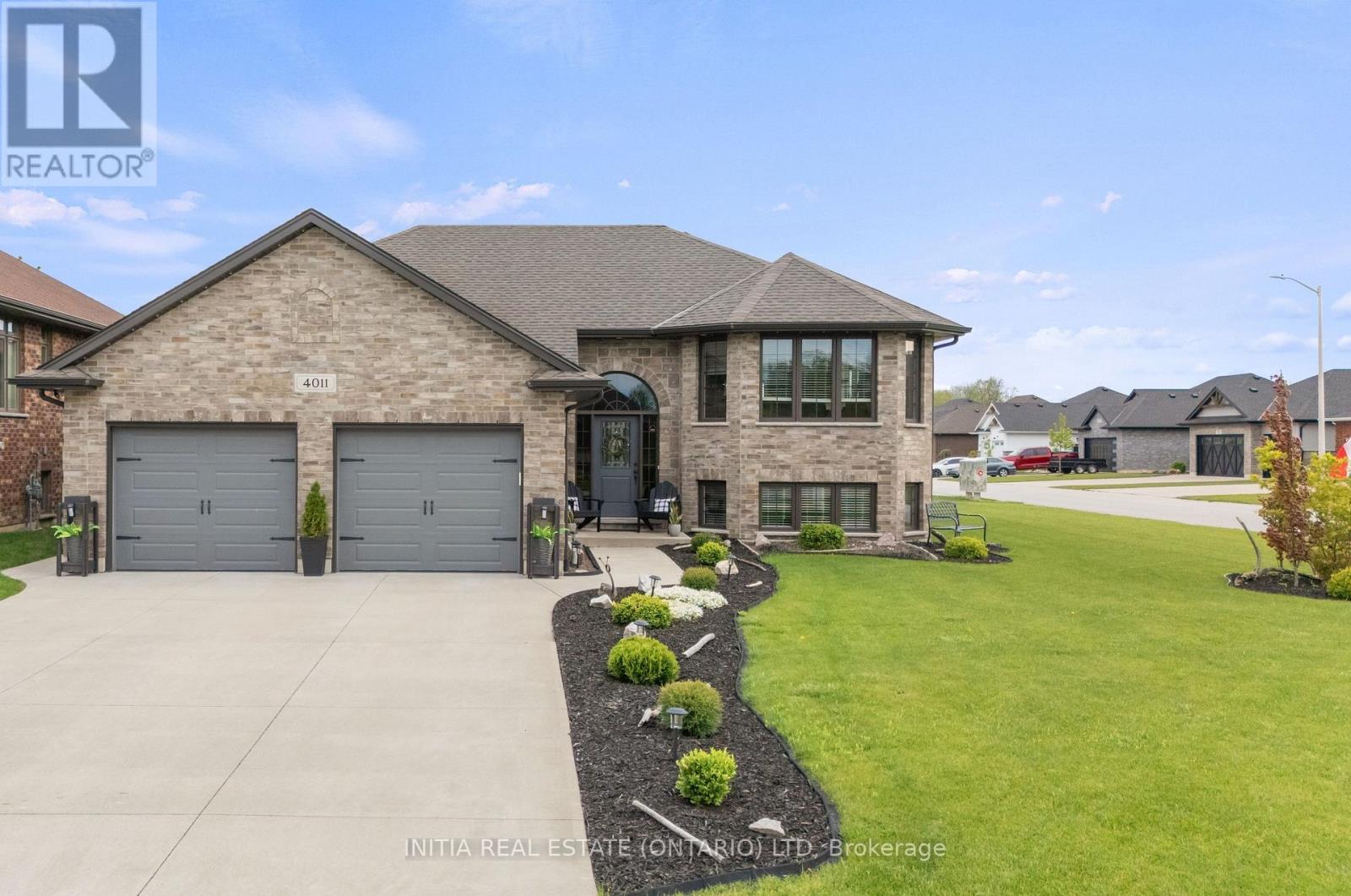 4011 ENGLEHART DRIVE, Petrolia