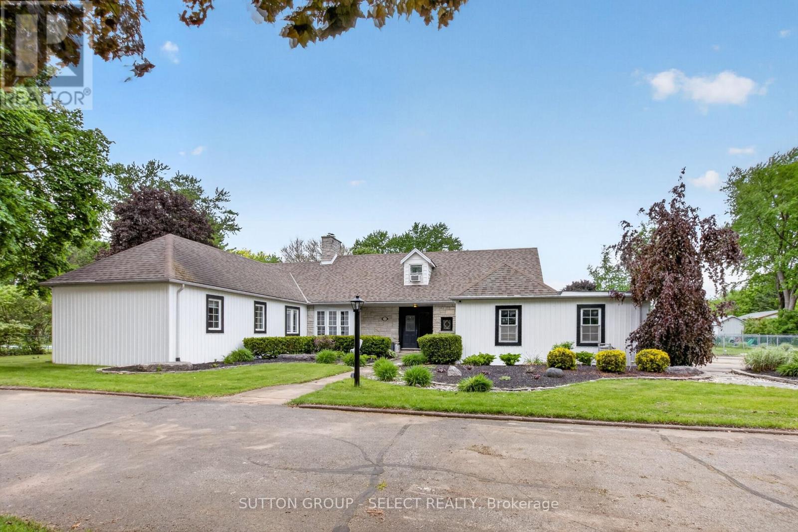 111 KITTRIDGE AVENUE E, Strathroy-Caradoc (NE)