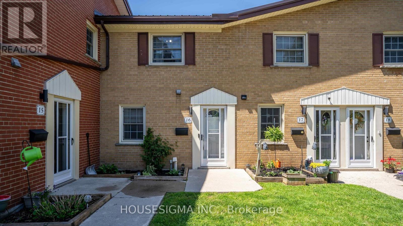 16 ARBOUR GLEN CRESCENT, London East (East A)
