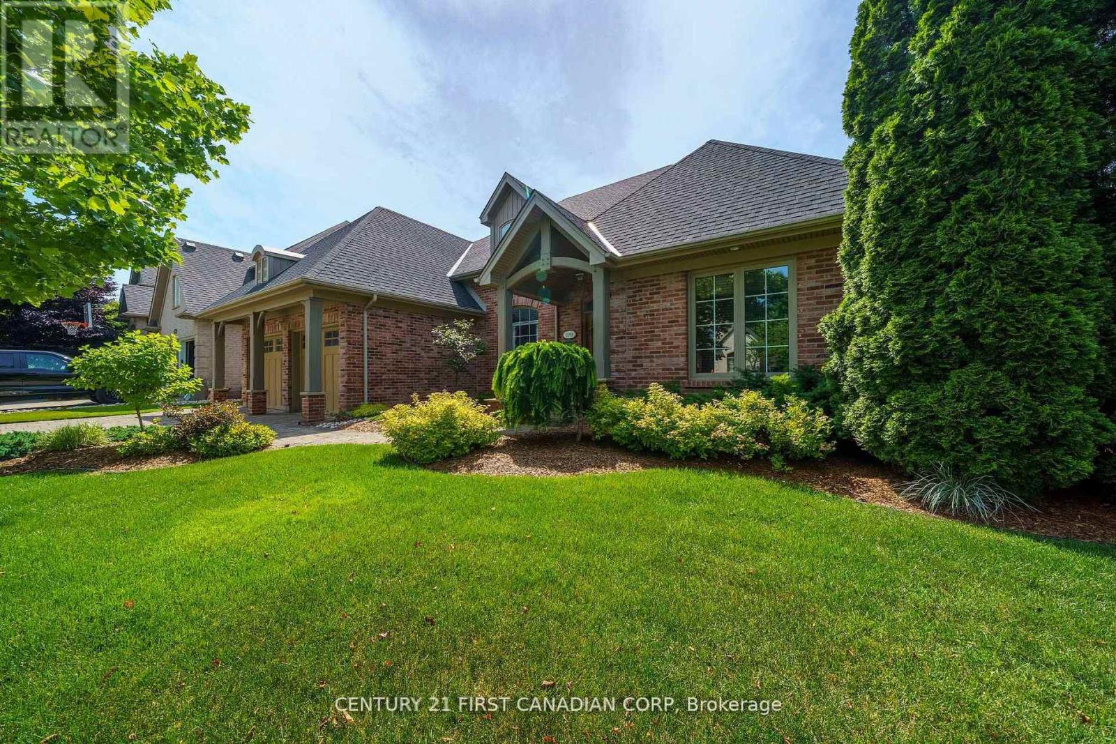 2091 VALLEYRUN BOULEVARD, London North (North R)