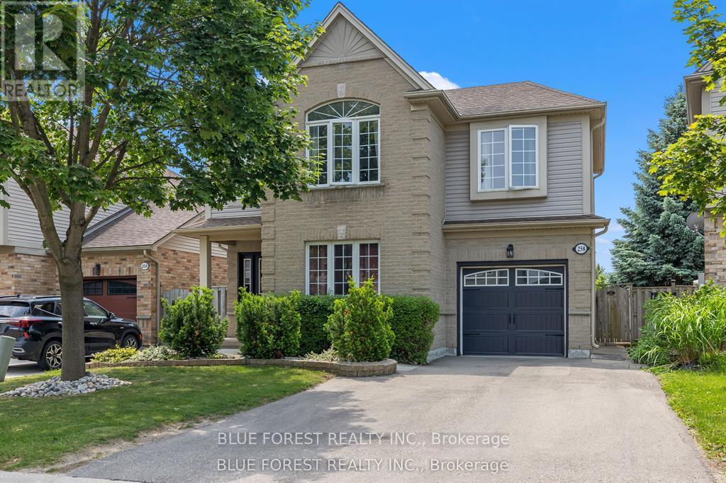 258 SOUTH LEAKSDALE CIRCLE, London South (South U)