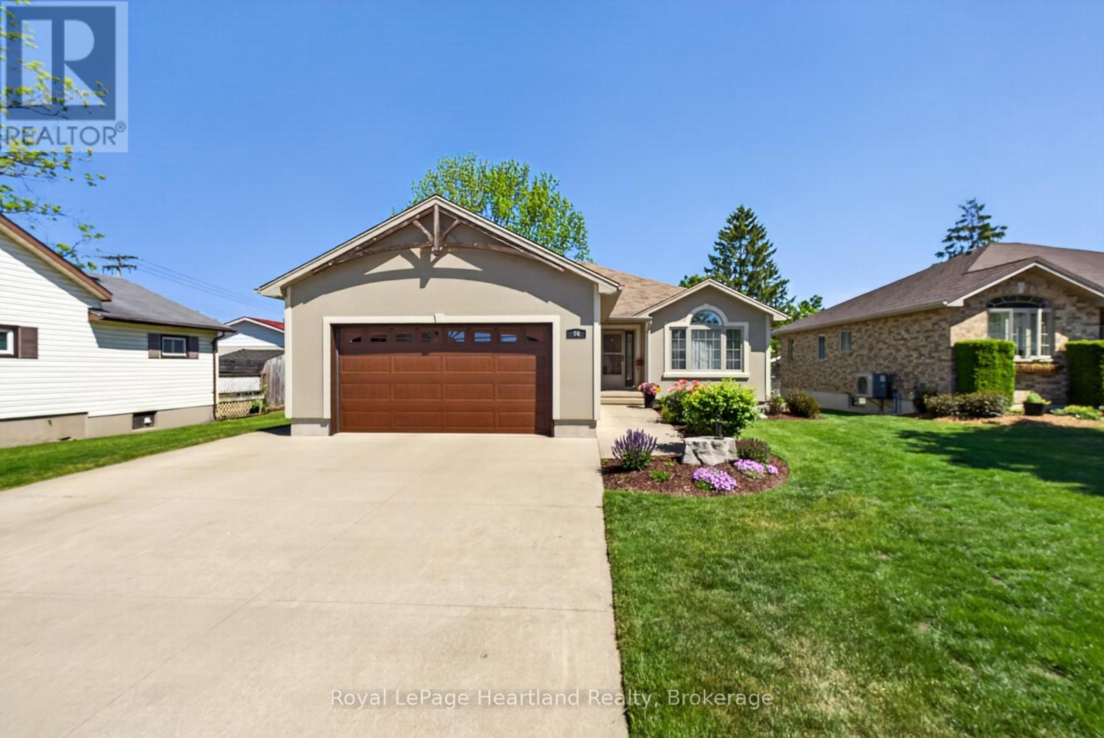 86 HURON STREET W, South Huron (Exeter)