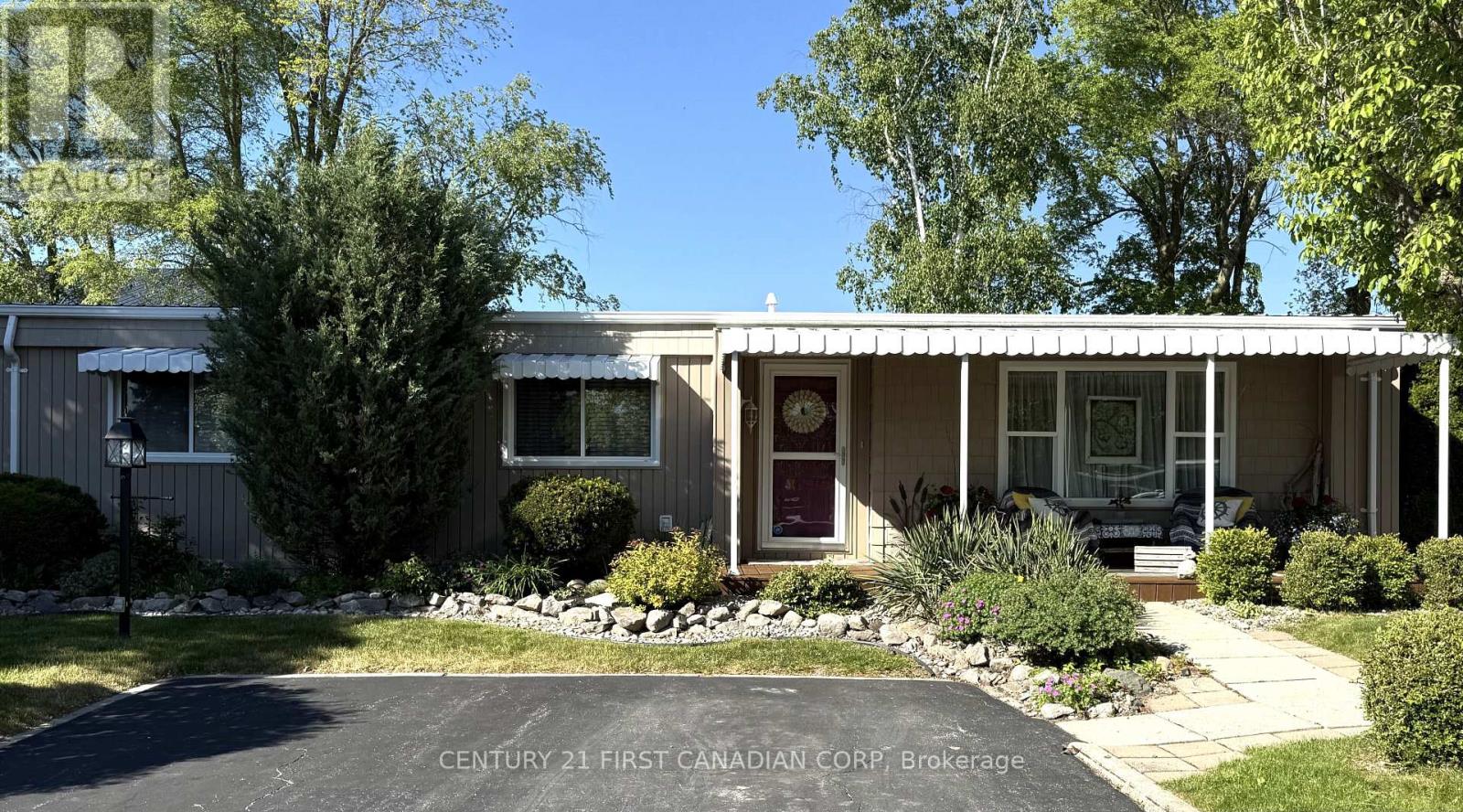 29 MAPLE GROVE COURT, South Huron (Stephen)