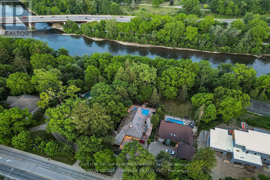 712 RIVERSIDE DRIVE, London North (North Q)
