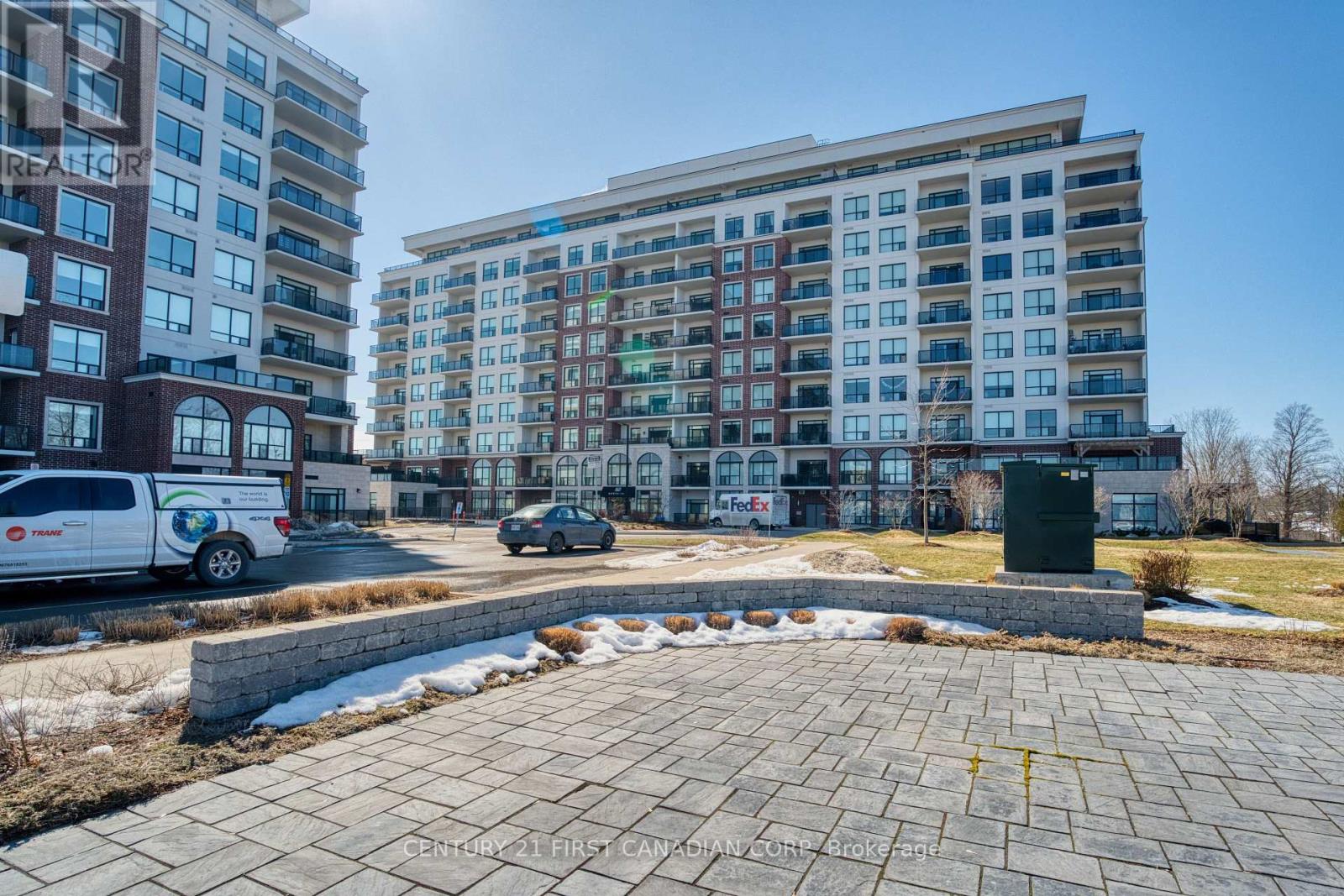 813 - 460 CALLAWAY ROAD, London North (North R)