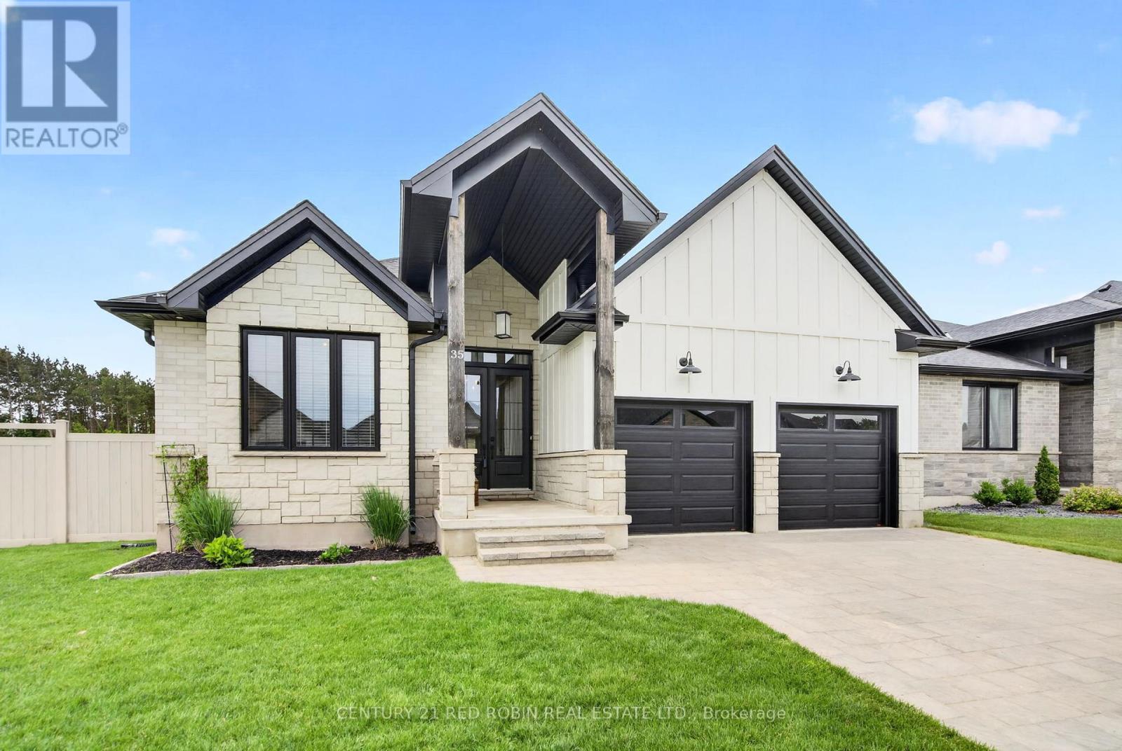 35 ELLIOT STREET, Strathroy-Caradoc (SE)