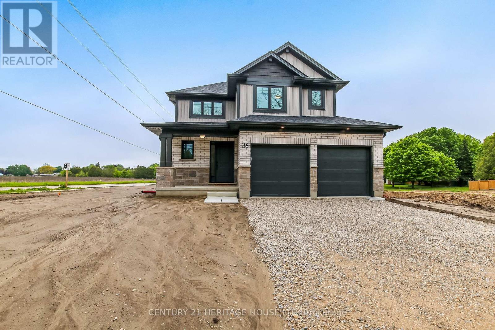 36 HAWKS GATE, Central Elgin