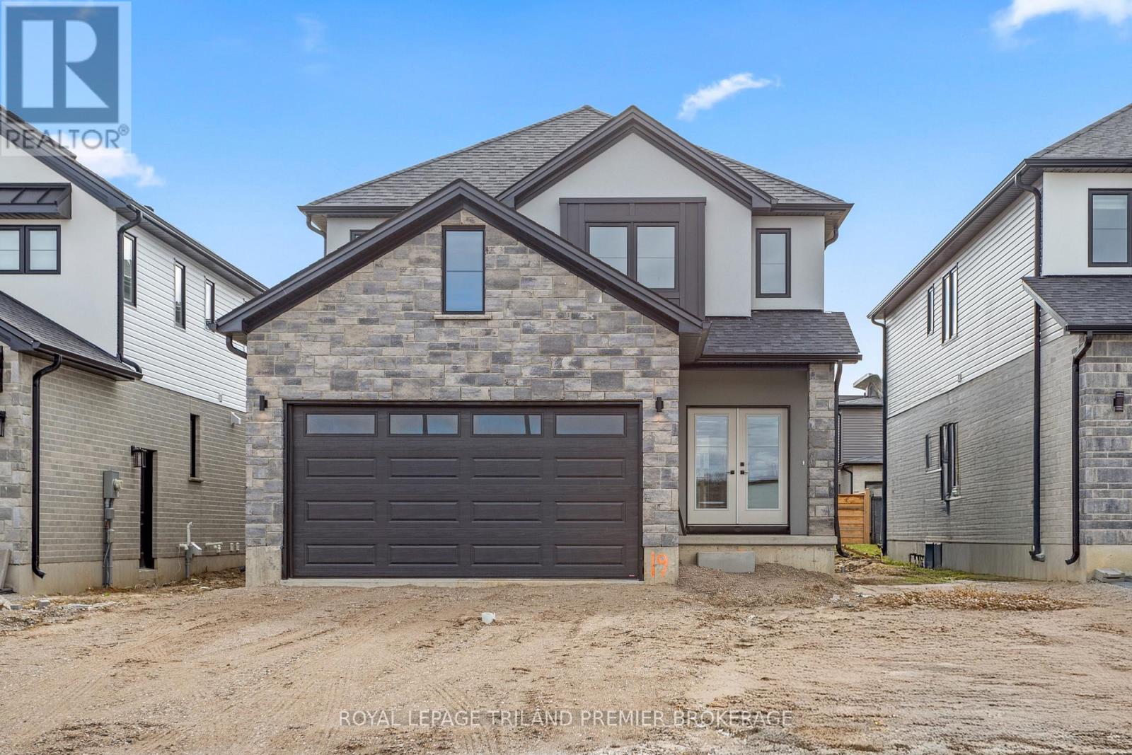 4375 SAGEBRUSH CRESCENT, London South (South V)