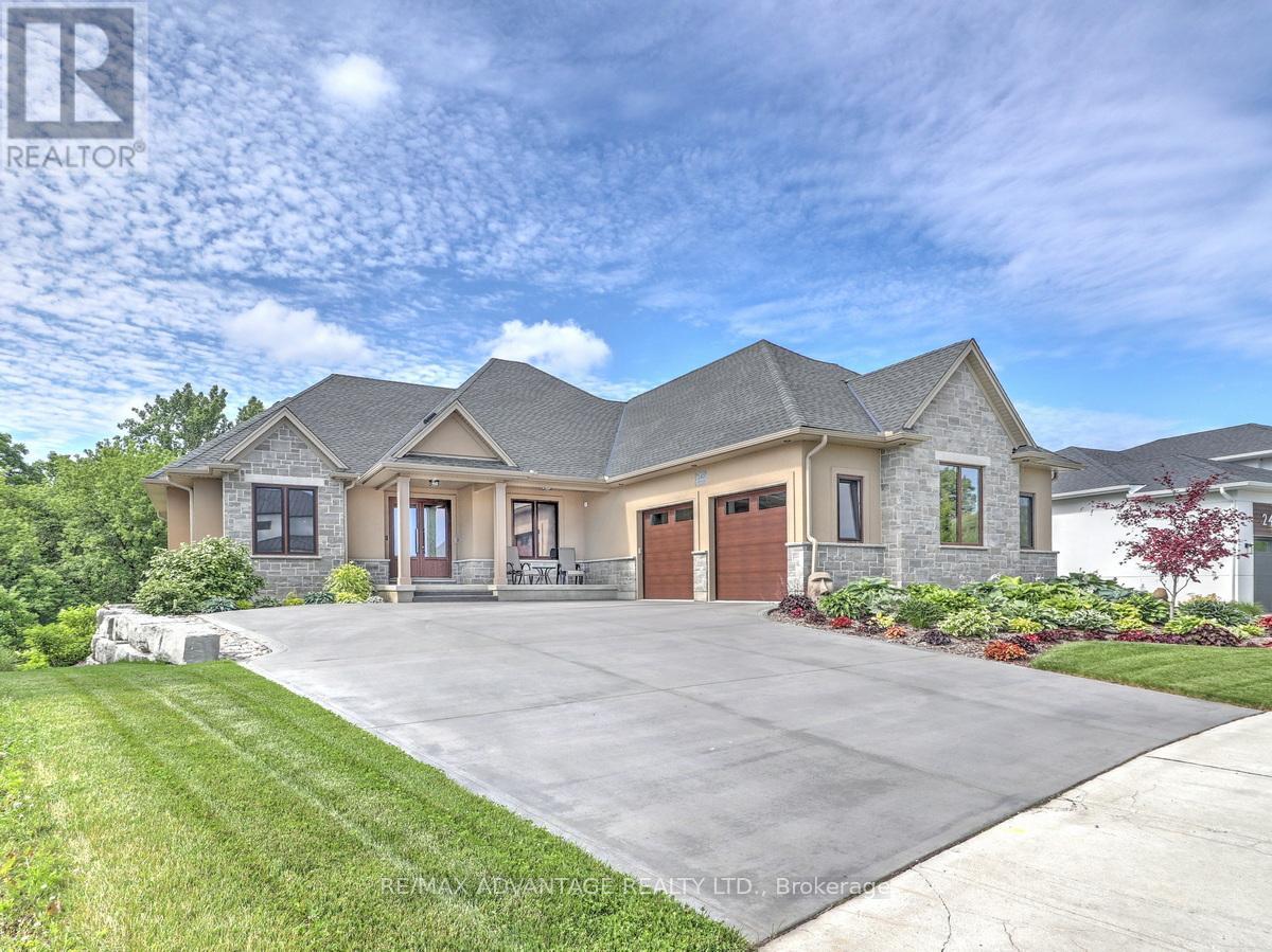 240 EDGEWATER BOULEVARD, Middlesex Centre (Kilworth)