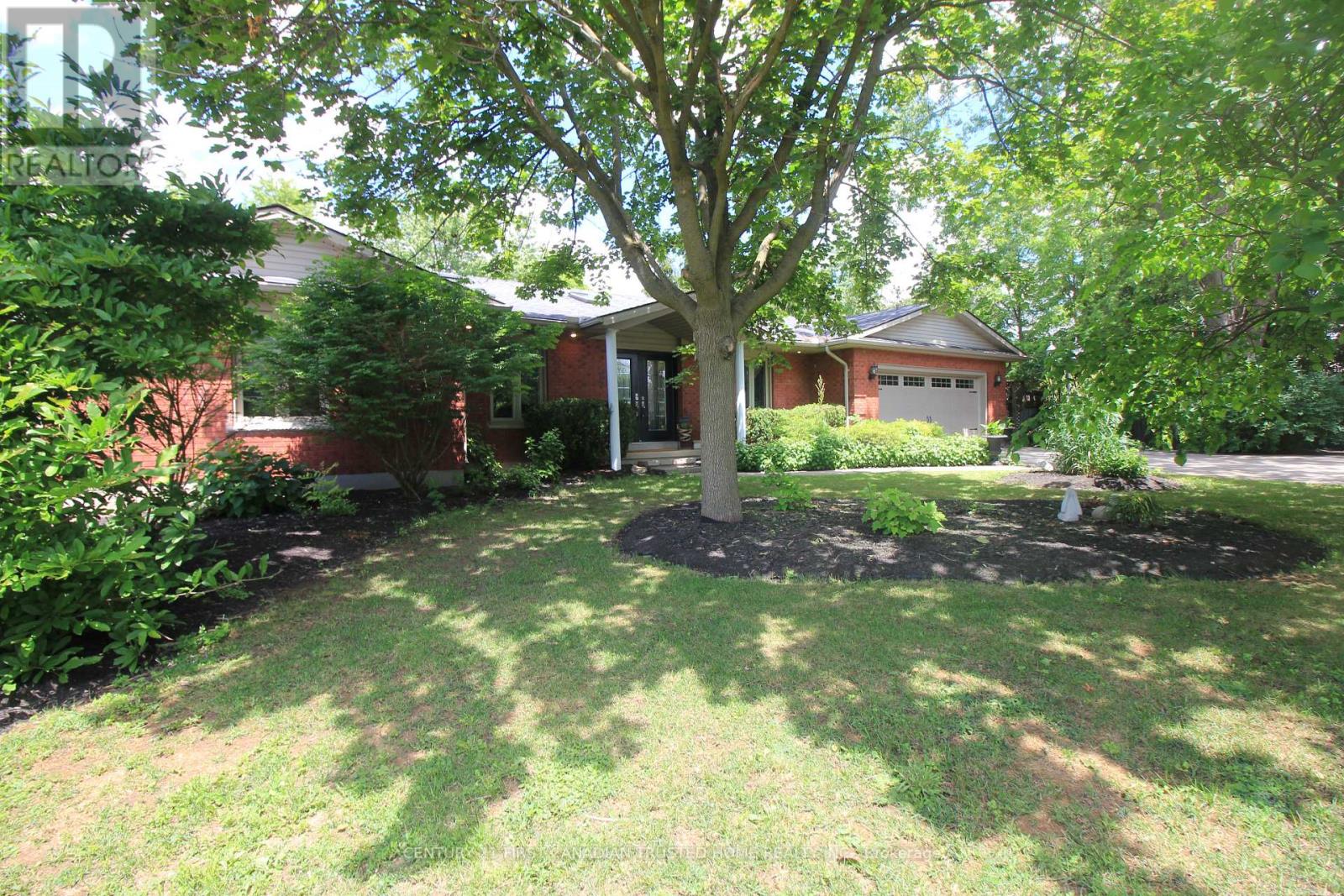 27 CROYDON DRIVE, Middlesex Centre (Arva)