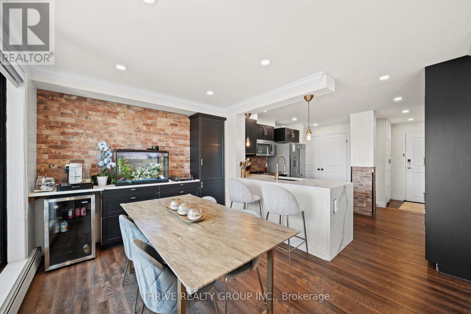 408 - 1255 COMMISSIONERS ROAD W, London South (South B)